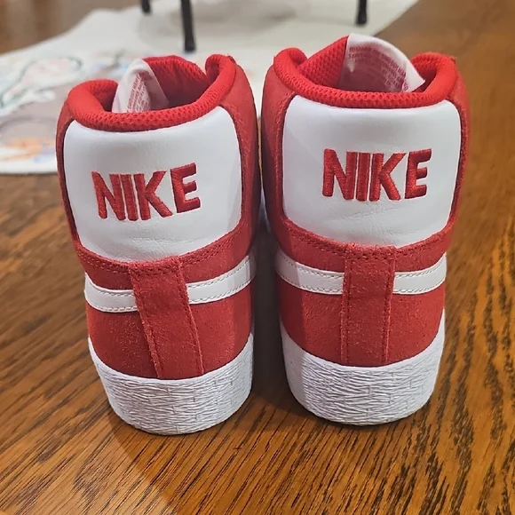 Nike SB Zoom Blaze University Red and White Mid Suede Sneakers - Picture 6 of 7